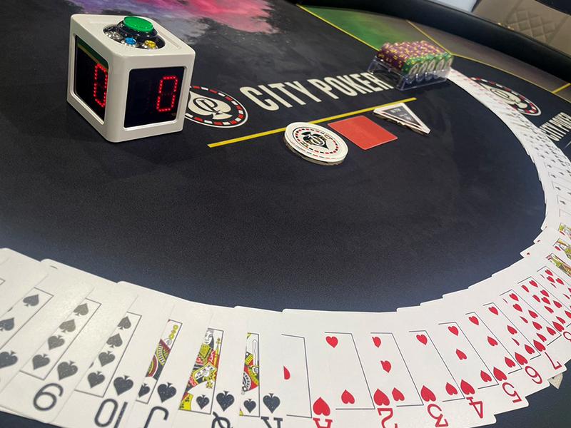 理解公共牌与手牌组合是德州扑克入门第一步